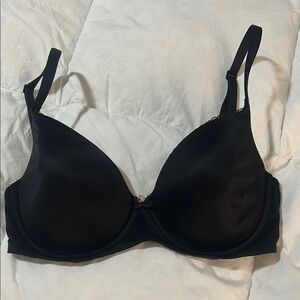 NWOT Victoria’s Secret Body by Victoria  Bra Black 32DDD